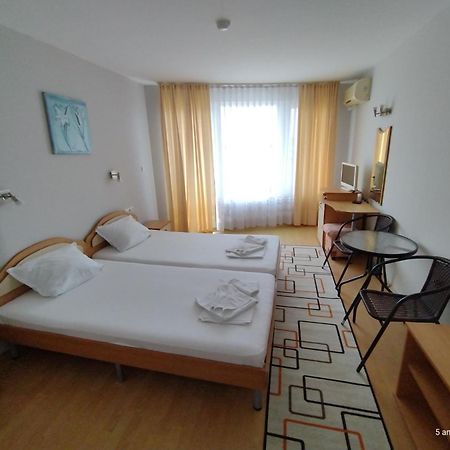 Family Hotel Coral Sozopol Ngoại thất bức ảnh