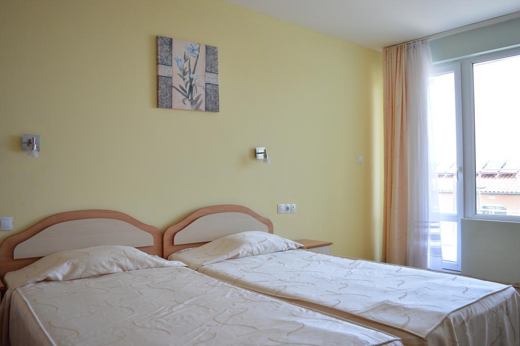 Family Hotel Coral Sozopol Phòng bức ảnh
