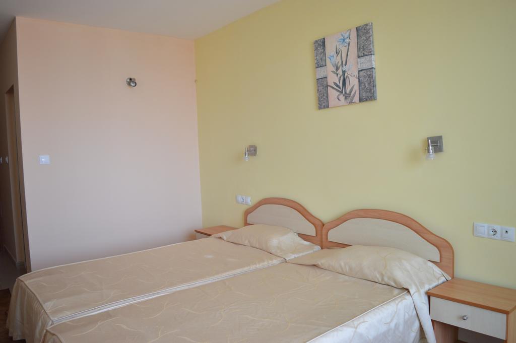 Family Hotel Coral Sozopol Phòng bức ảnh