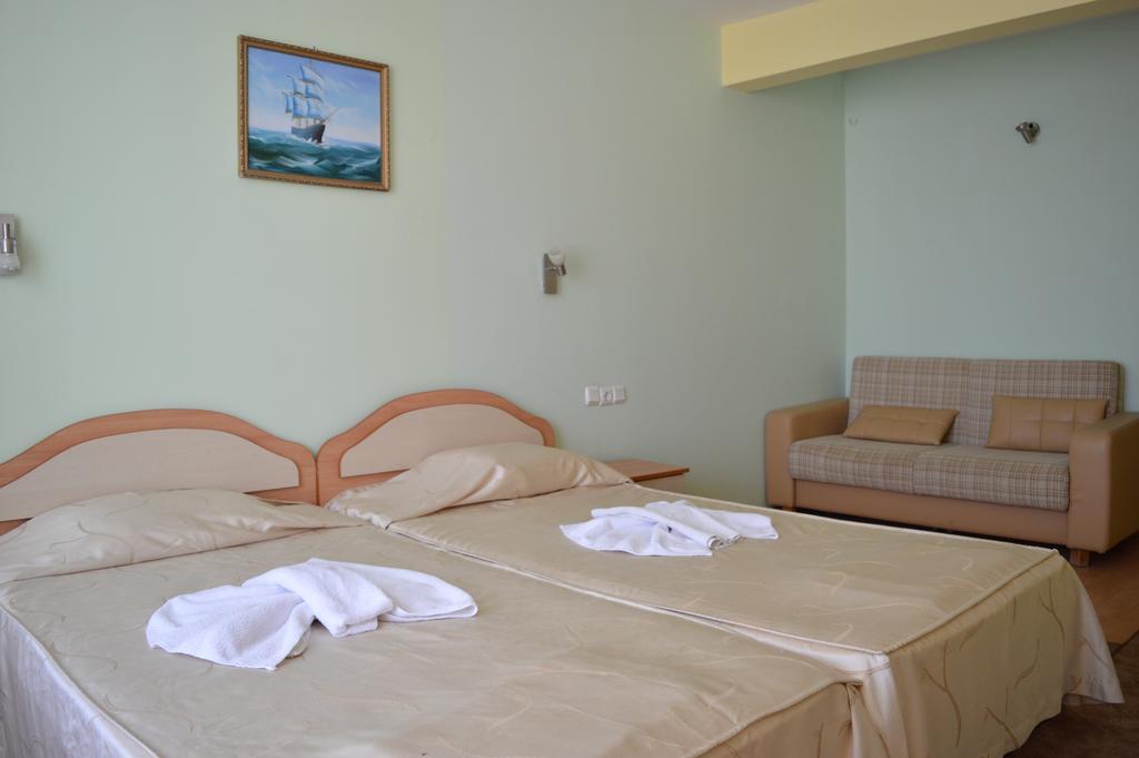 Family Hotel Coral Sozopol Ngoại thất bức ảnh