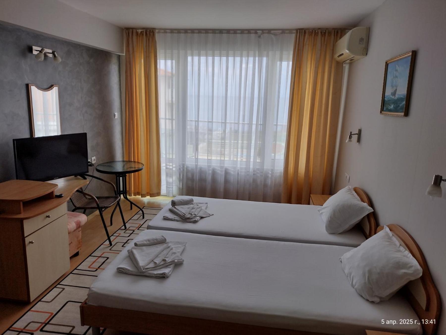 Family Hotel Coral Sozopol Ngoại thất bức ảnh