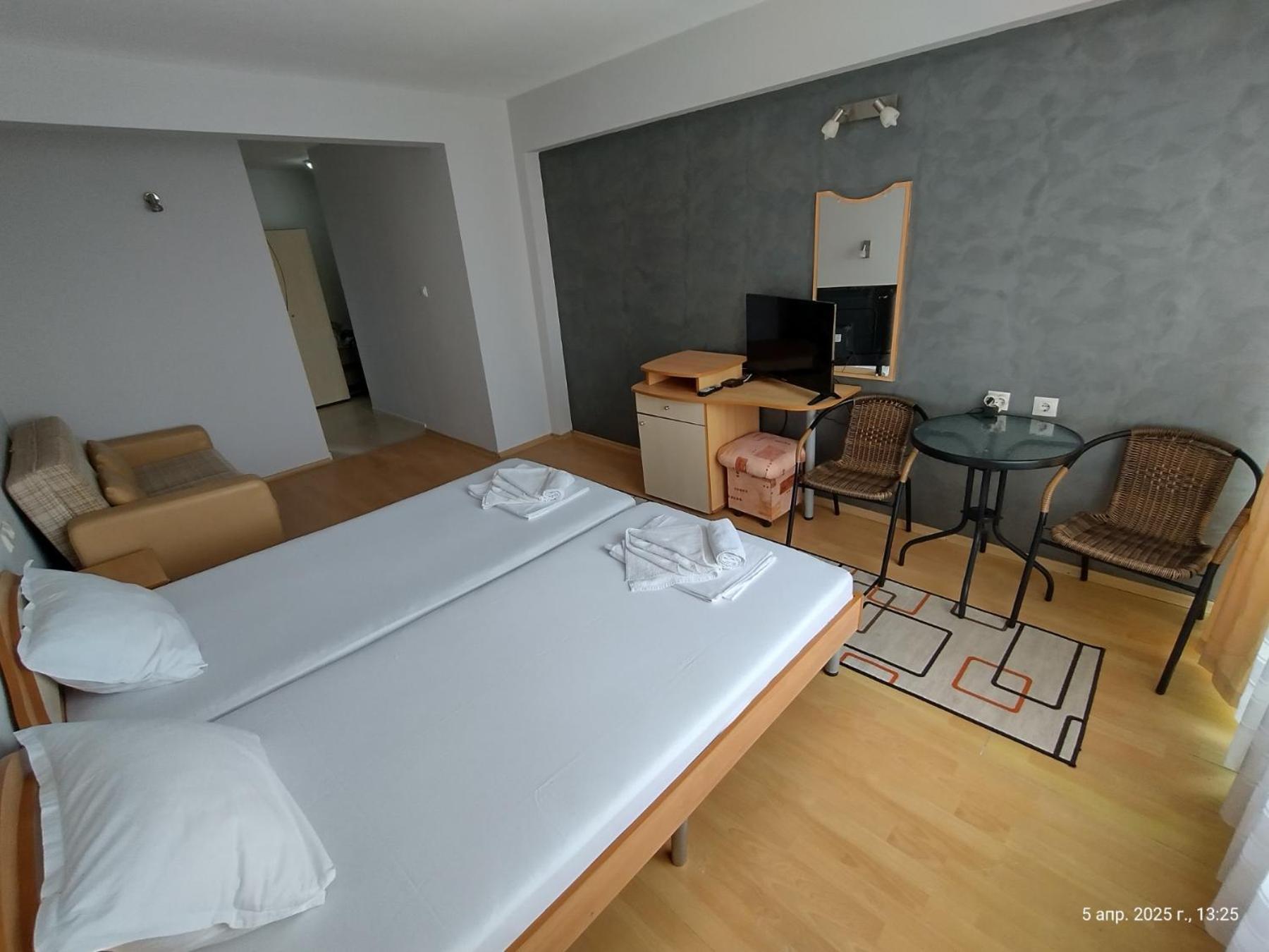 Family Hotel Coral Sozopol Ngoại thất bức ảnh