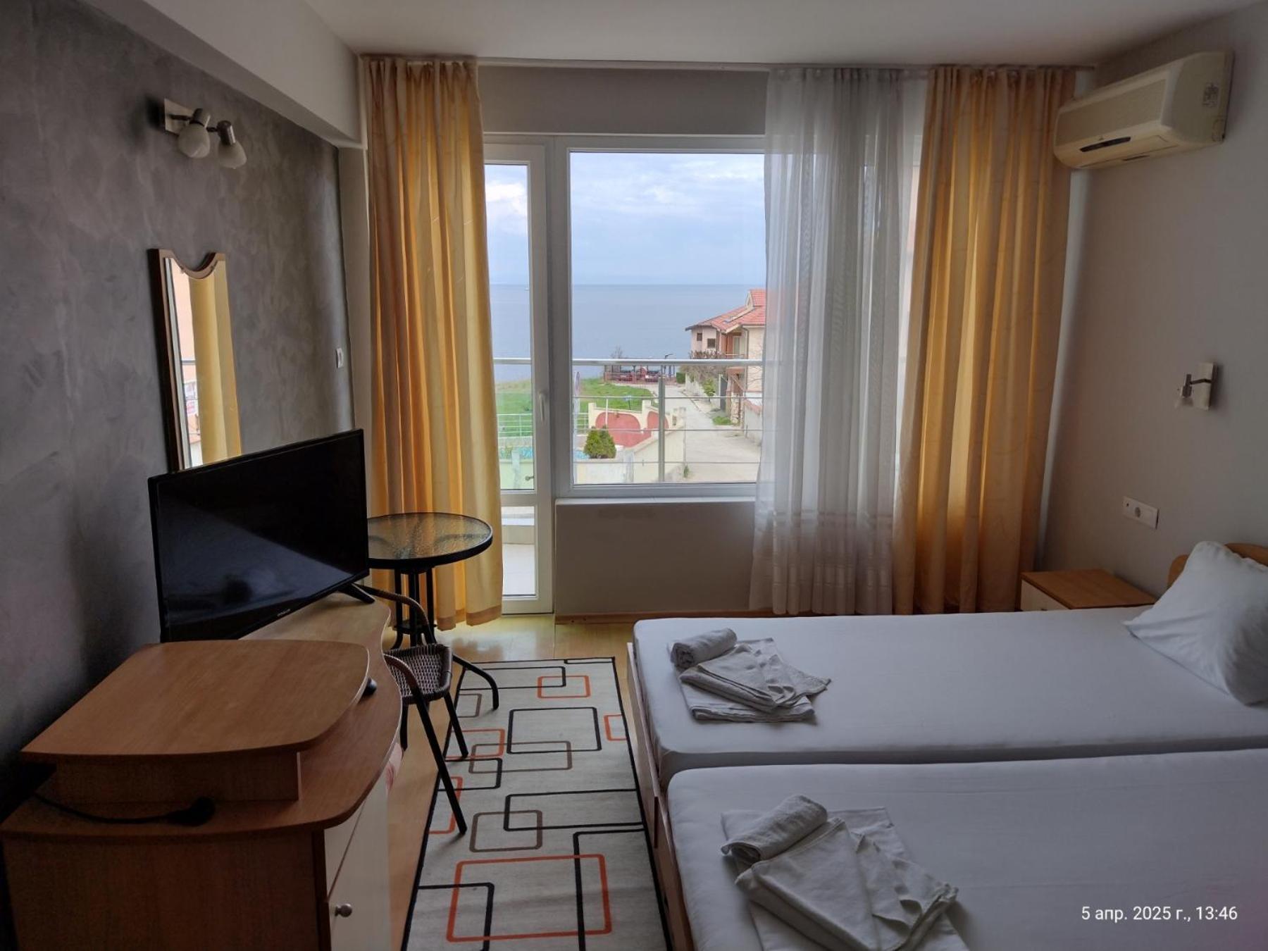 Family Hotel Coral Sozopol Ngoại thất bức ảnh